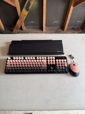 Pink Retro Round-Key Wireless Keyboard and Mouse Set